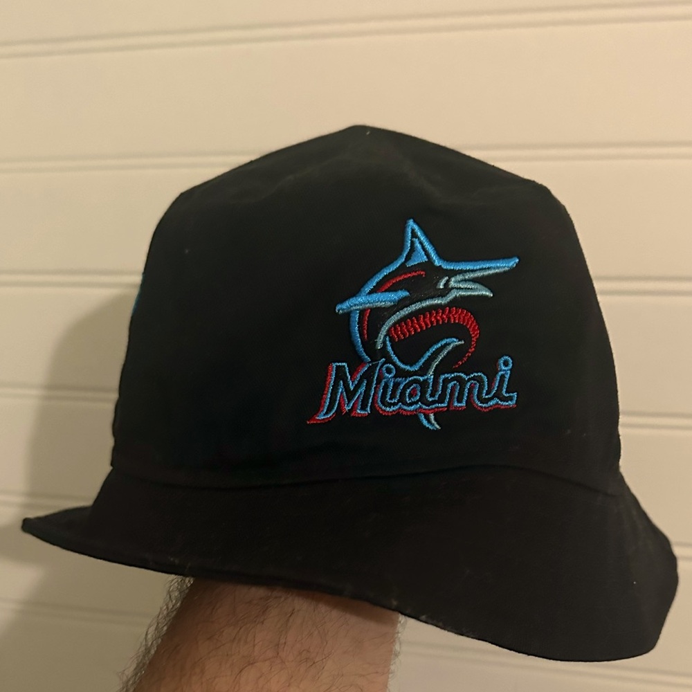 Miami Marlins Bucket Hat - Size Small/Medium